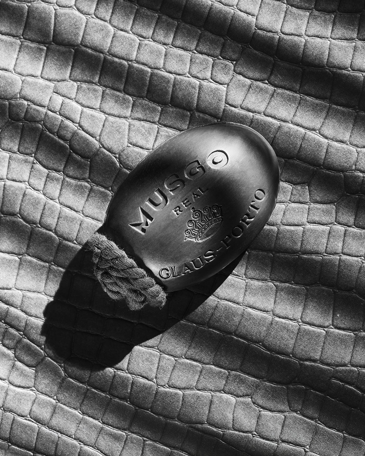 Claus Porto - Musgo Real Black Edition Soap on a Rope